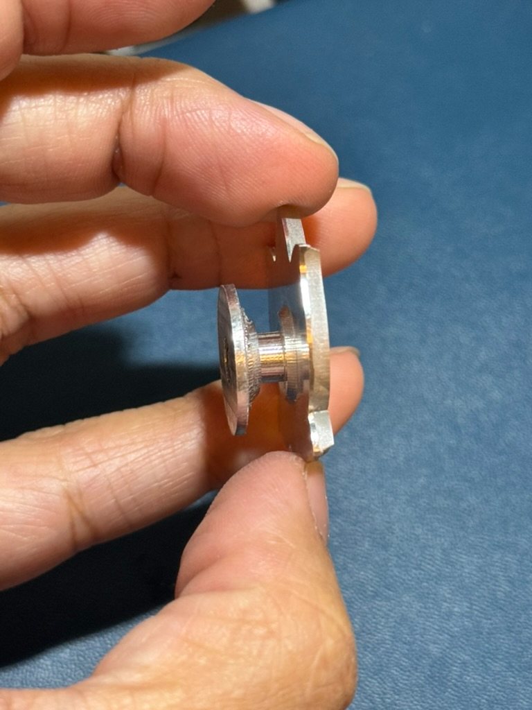 A prototype seen edge-on, showing the depth of an early mounting geometry